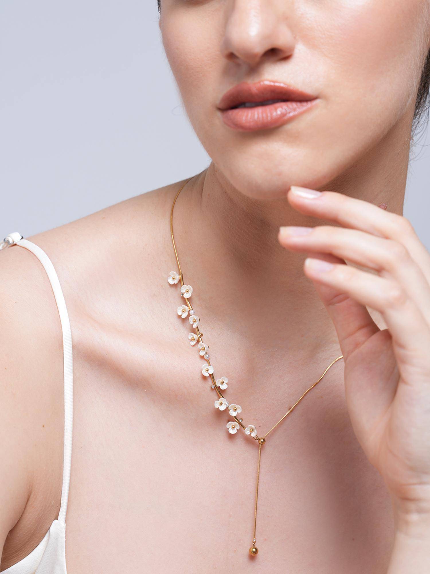 CAO JEWELLERY Sweet Flowers Necklace