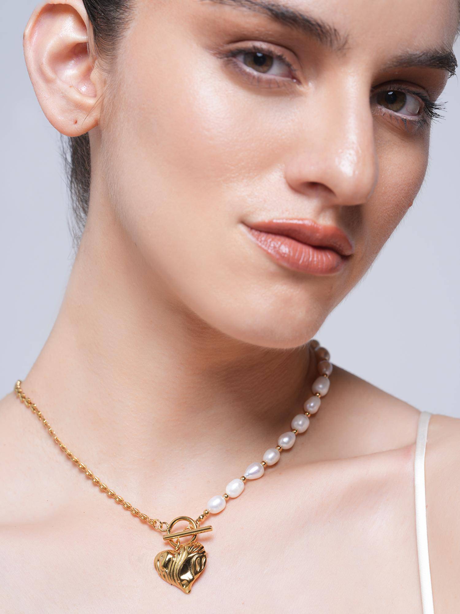 CAO JEWELLERY Elegant Baroque Heart Pendant Statement Necklace