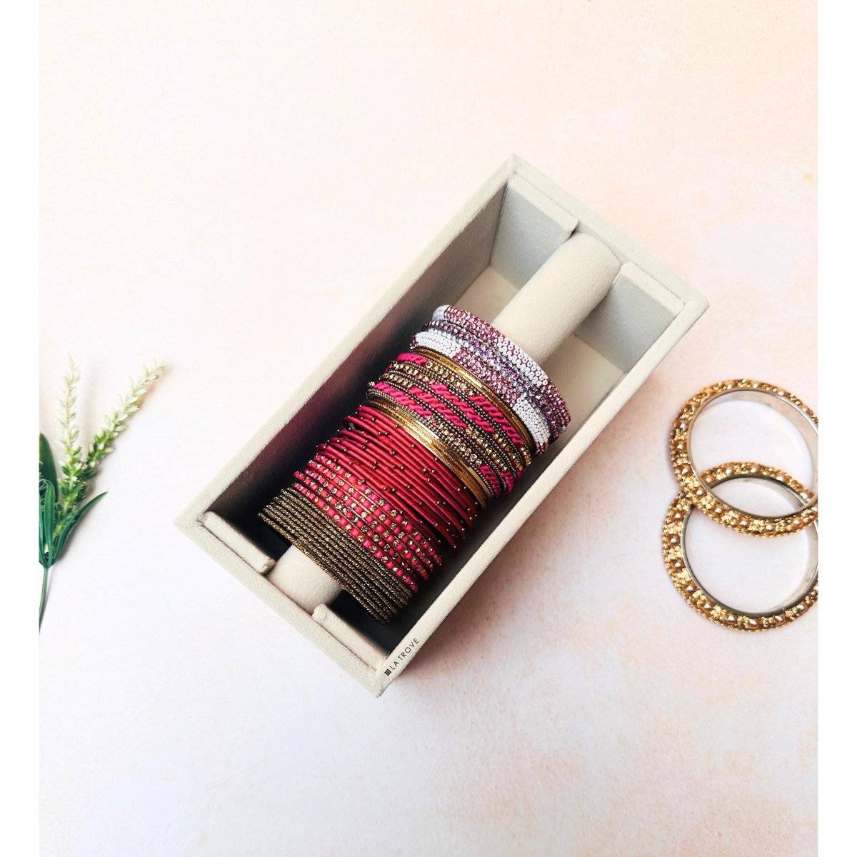 La Trove Cream Velvet 1 Rod Bangle, Churi, Kangan & Kada Jewellery Organizer Tray