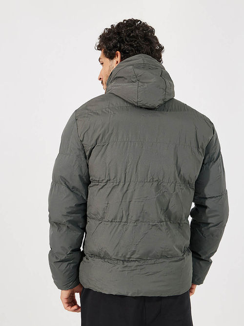 Buy Styli Men Quilted Hooded Heavy Puffer Jacket with Front Zip