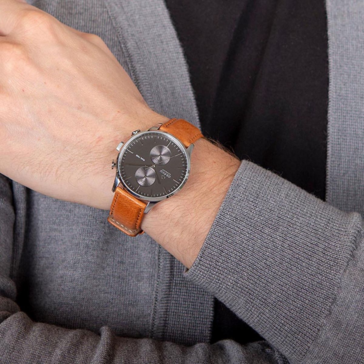 Buy Obaku Gran Camel Dual Time Black Round Dial Mens Watch