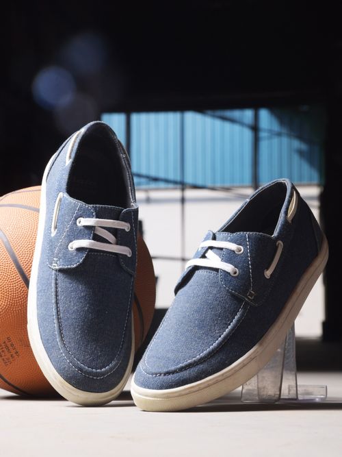 Bata Men Blue Lace-Ups Casual Boat Shoes