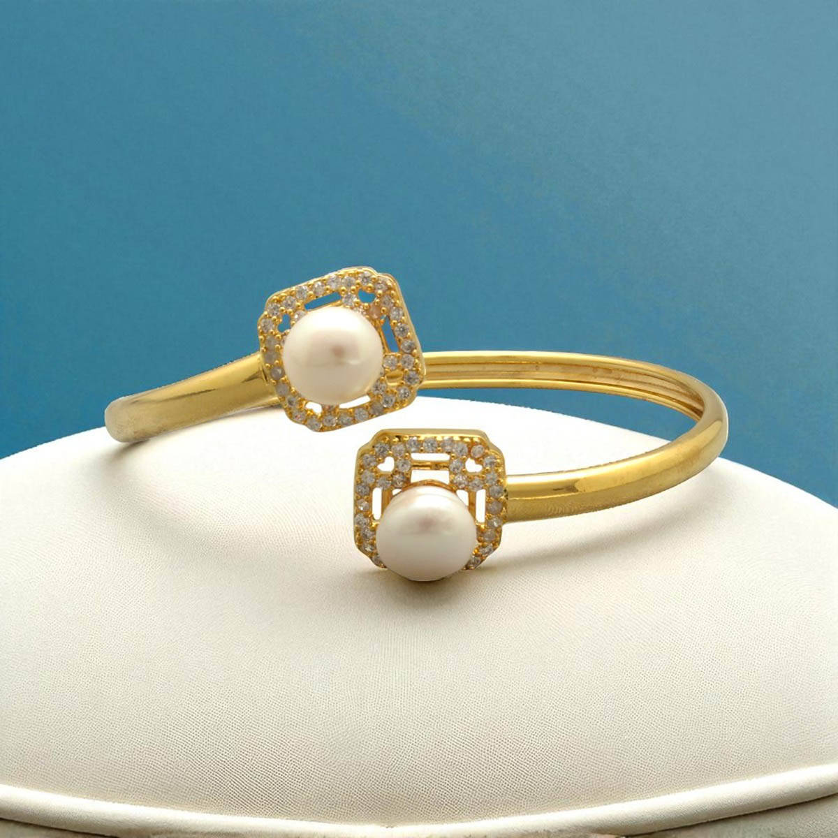 Sri Jagdamba Pearls Kairee White Pearl Bracelet