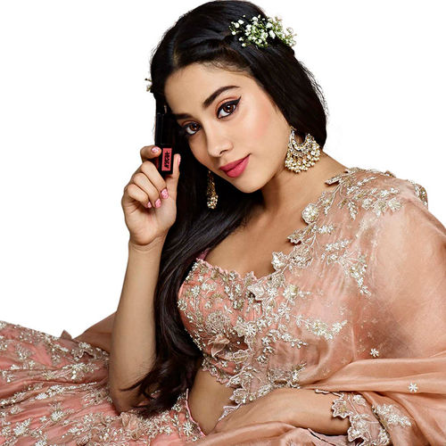 Nykaa Matte To Last Liquid Lipstick — Bombae 01