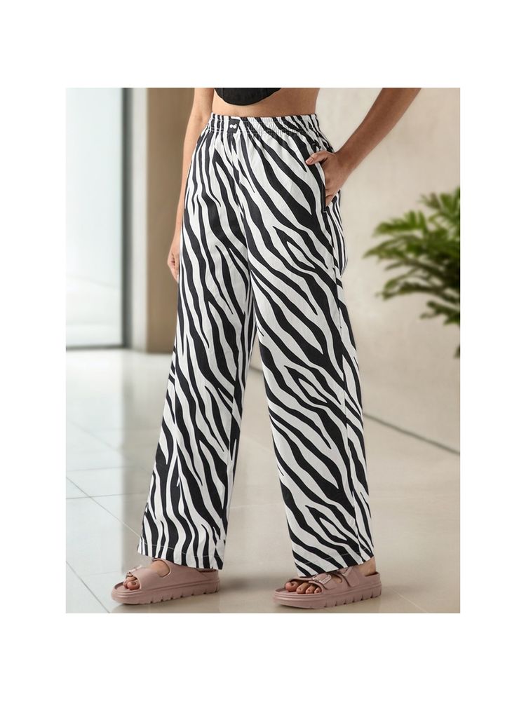 Bewakoof Women White and Black All Over Printed Wide Leg Pyjamas-picture-17