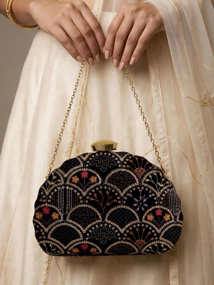 ARTKLIM Black Scallop Pattern Embellished Clutch with Detachable Strap-picture-46