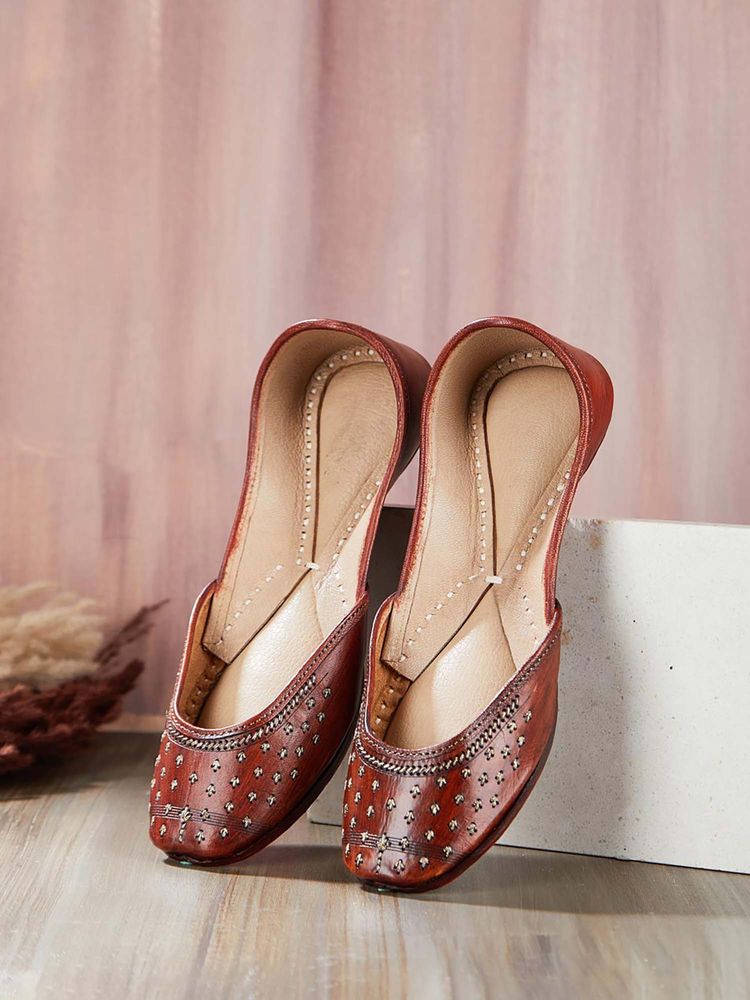 fabindia fashion Fabindia Brown Leather Embroidered Banakari Jutties-picture-12