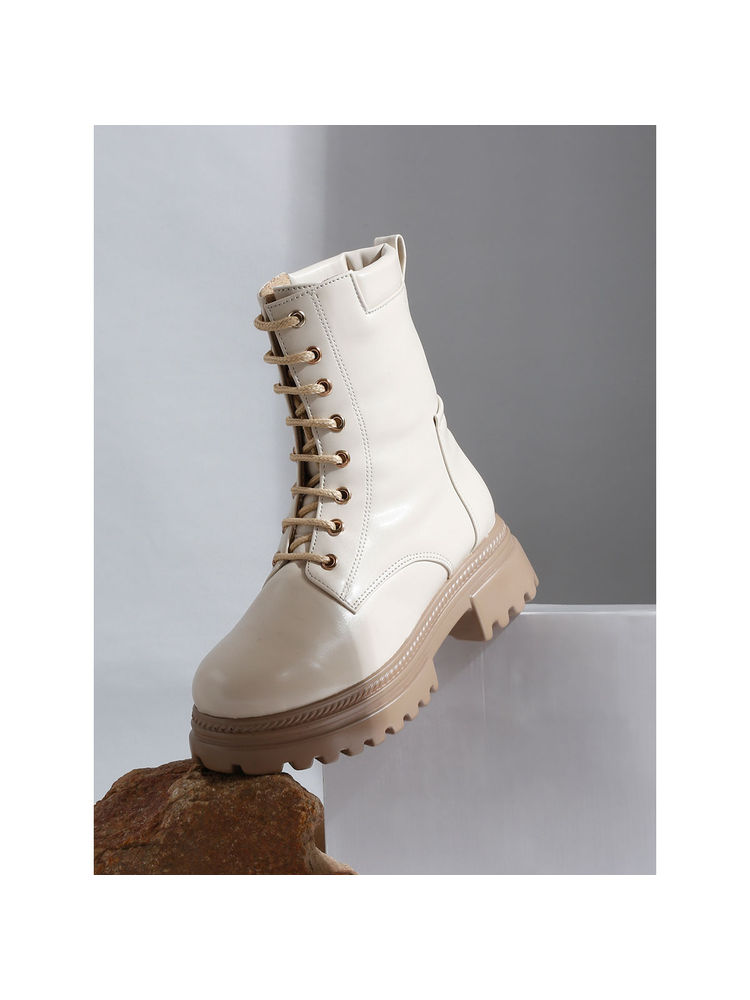 VALIOSAA Cream Lace-Ups Brogues Boots