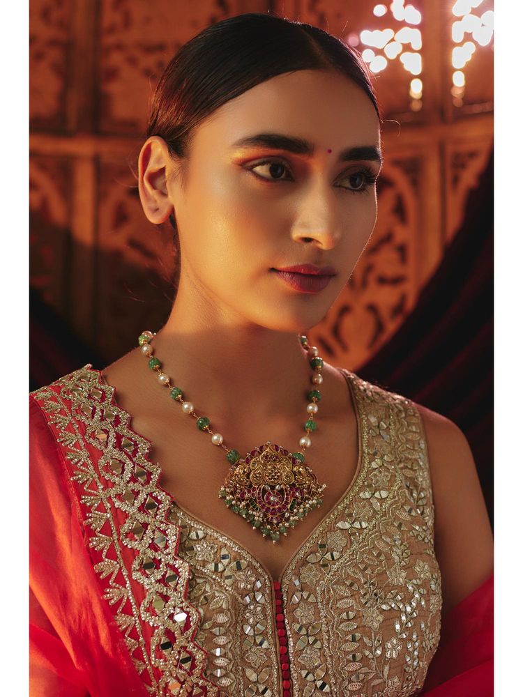KARISA DESIGNS Gulnaz Kundan Pendent Necklace with Pearl Anad Beads-picture-15