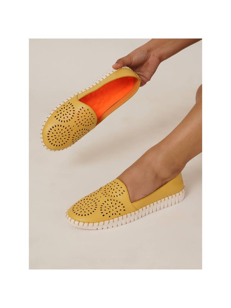 Sherrif Shoes Yellow Self Design Casual Loafers-image-4