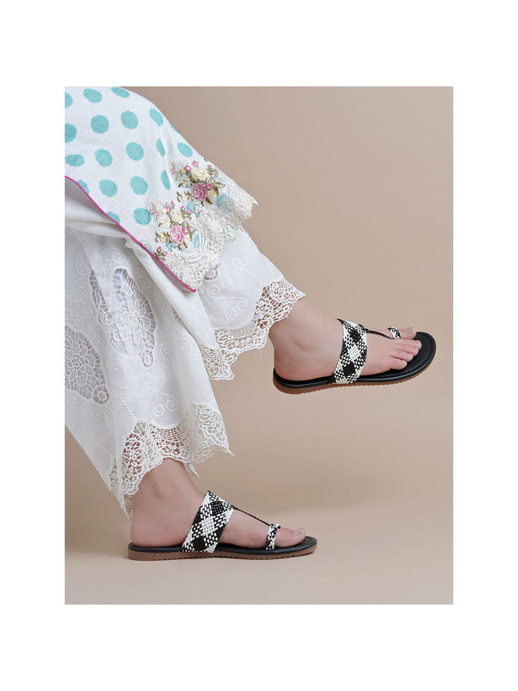 Shoetopia Ethnic Black Kolhapuri Flats for Women-image-26