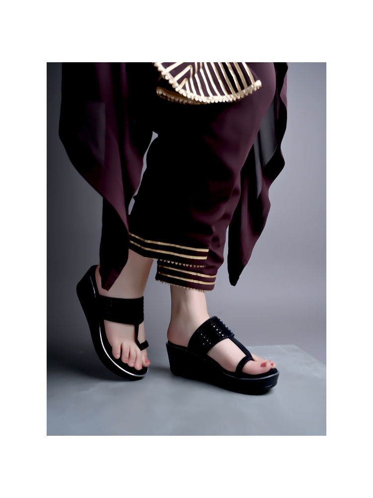 Shoetopia Black Classic Heeled Black Kolhapuri for Women
