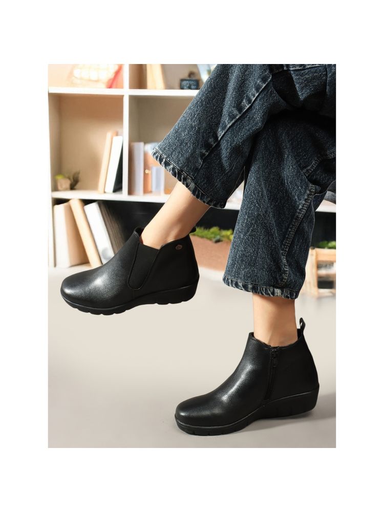 Carlton London Black Solid Mid Top Women Chelsea Boots-picture-10