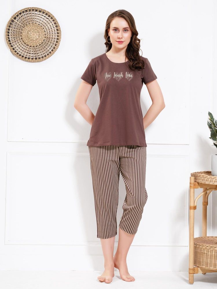 Quira Women Brown Pure Cotton Printed Top with Capri-image-5