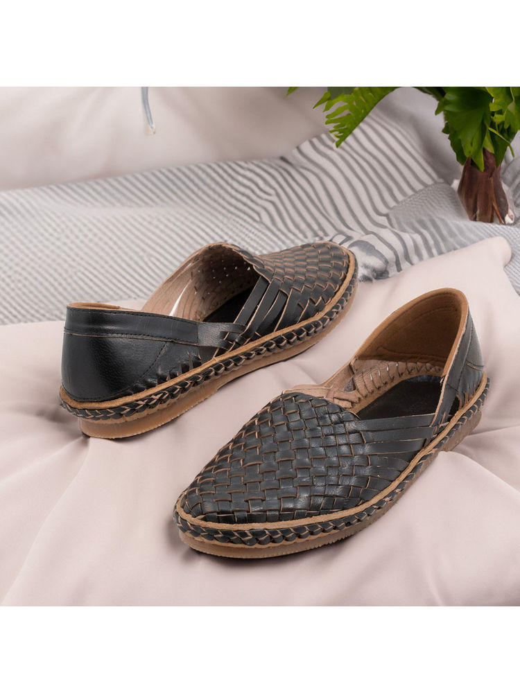 Korakari Women Solid & Patterned Black Ethnic Juttis-image-6
