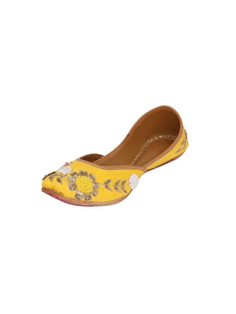 KURRBAT Pretty Woman Yellow Juttis-image-7