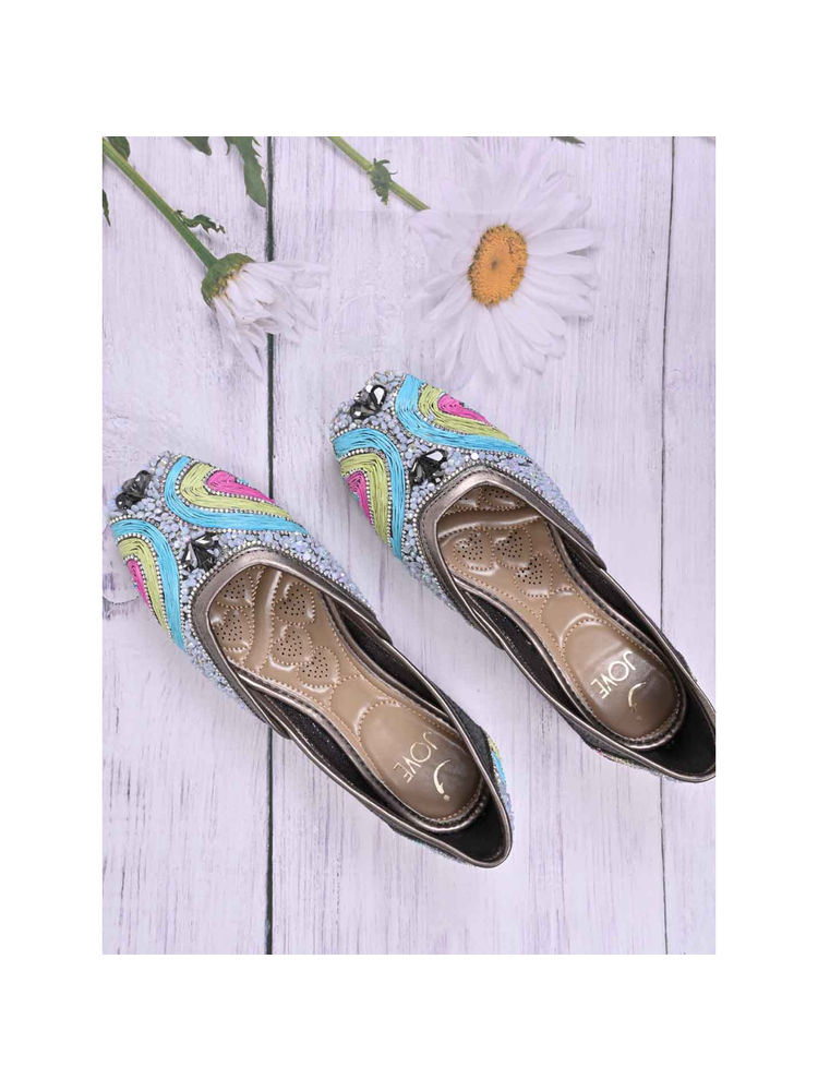 Jove Women Black Embellished Mojaris-image-4