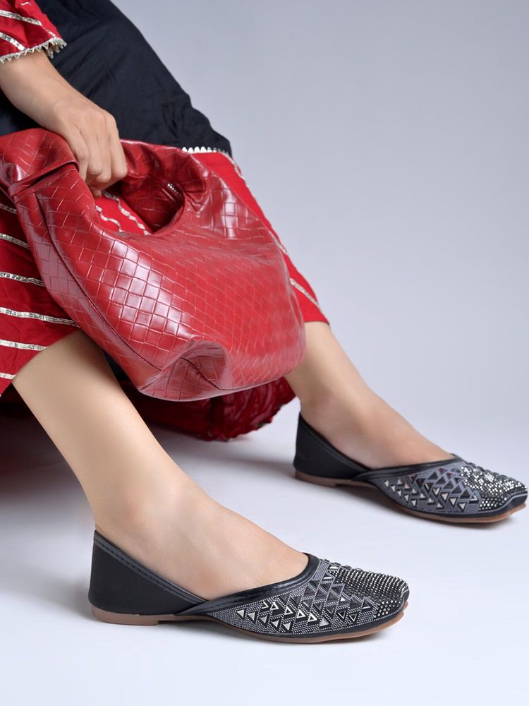 Shoetopia Women's Festive Black Embellished Juttis-picture-15