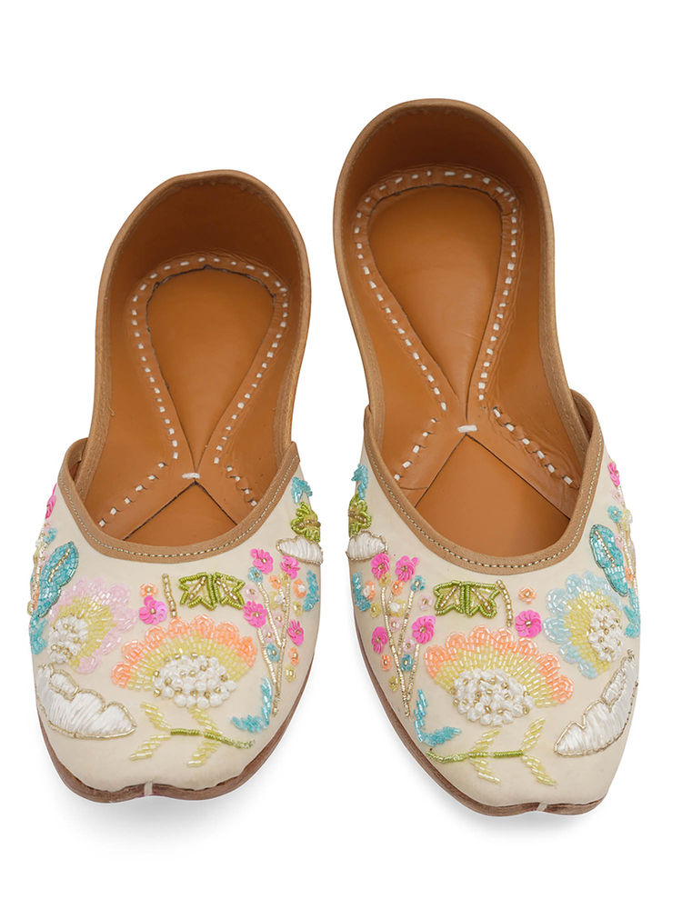 NR BY NIDHI RATHI Multicolored Embroidered Ethnic Juttis-image-33