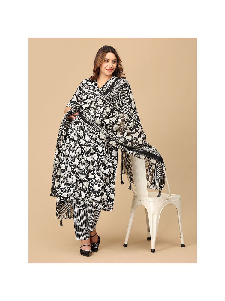 The Mom Store Bagh-E-Black Maternity and Nursing Kurta Set With Dupatta (Set of 3)-image-38