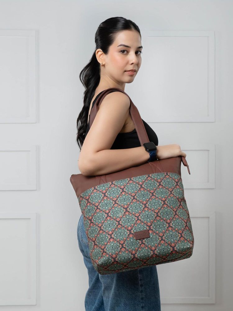 Zouk Kolkata Nouveau Everyday Tote bag-image-12