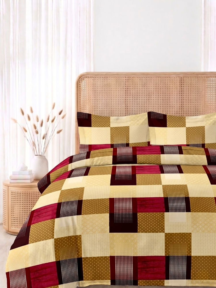 the White Moss Maroon 250Tc Pure Cotton Reactive Bedsheet with 2 Pillow Covers (King Size)-image-9