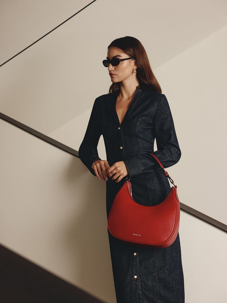 MIRAGGIO Red Agnes Solid Shoulder Bag (Medium)-picture-16