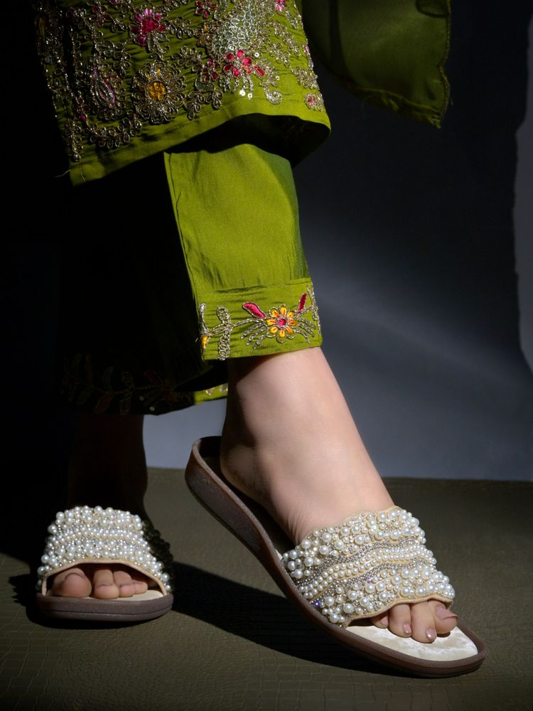 HVNLY by Shoetopia Women White Flats-picture-19