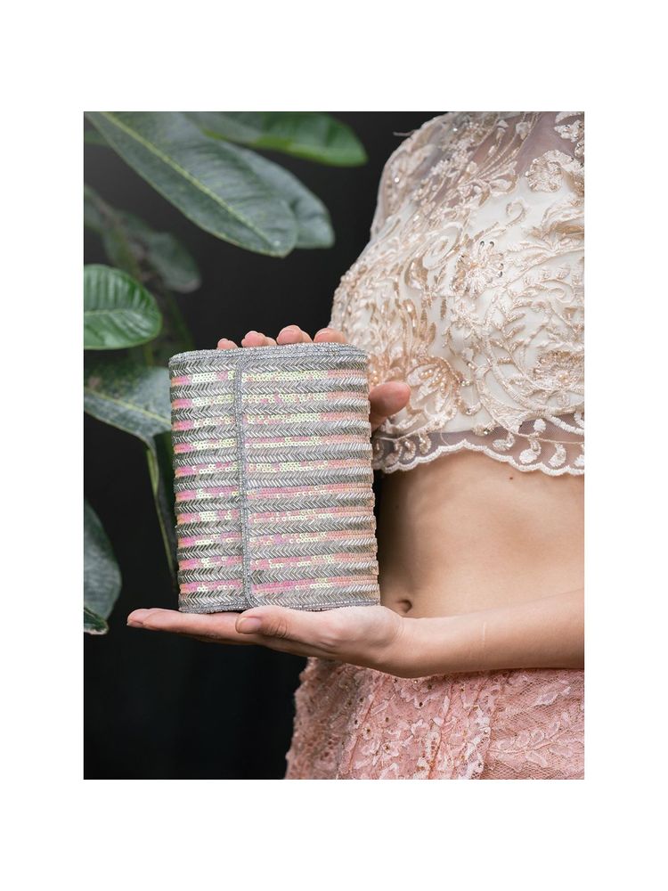 Odette Box Shape Cute Reflective Sequins Clutch-picture-19