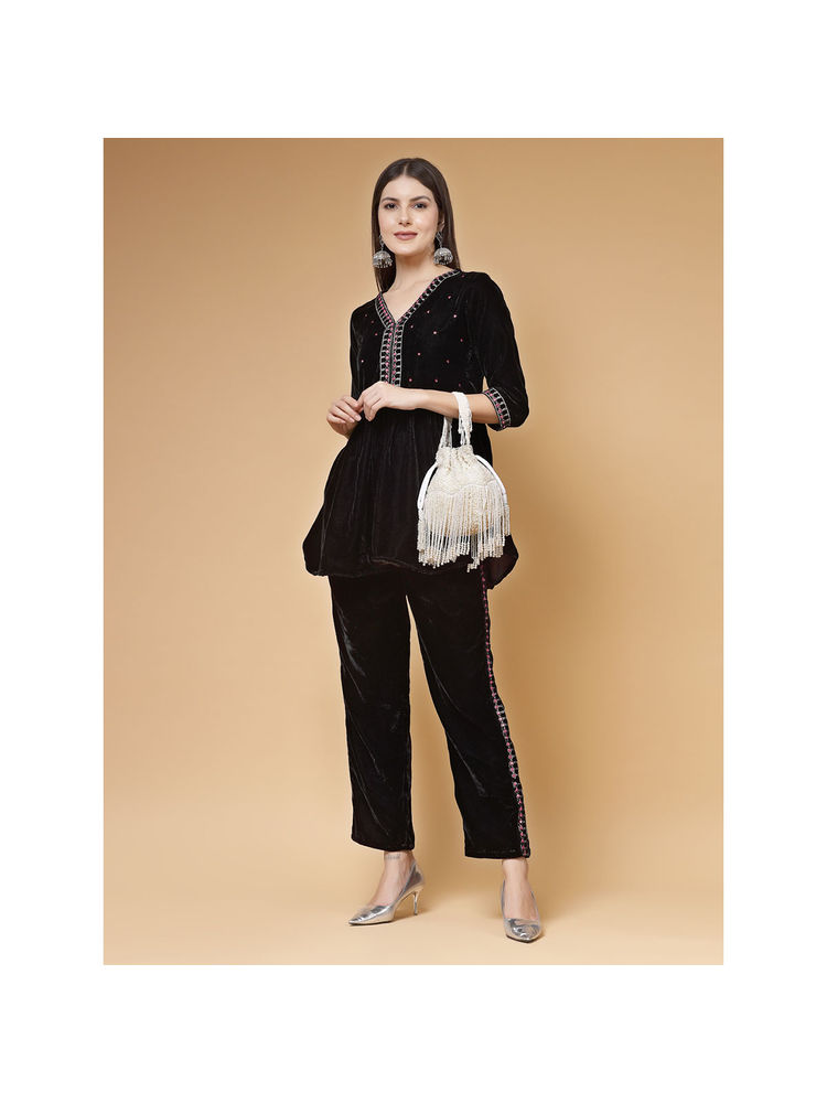 Anekaant Droop Off White Pearl Embellished Velvet Potli-picture-20