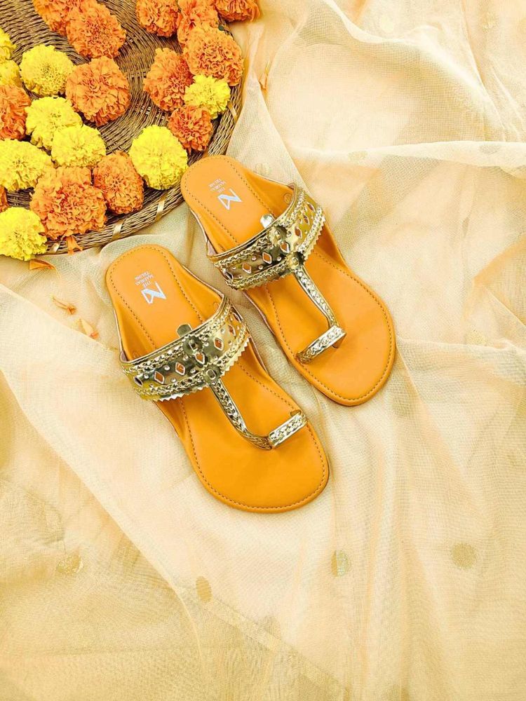 The Madras Trunk Women Kolhapuri in Gold-image-46