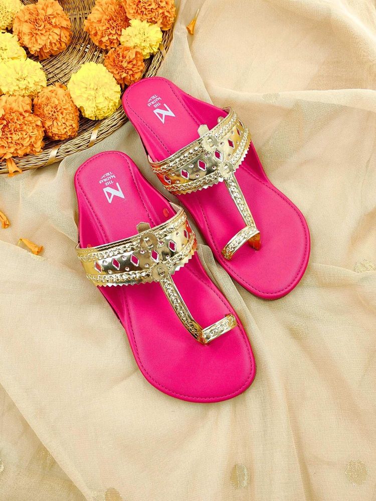 The Madras Trunk Women Kolhapuri in Gold-image-49