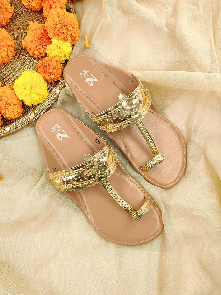 The Madras Trunk Women Kolhapuri in Gold-picture-36