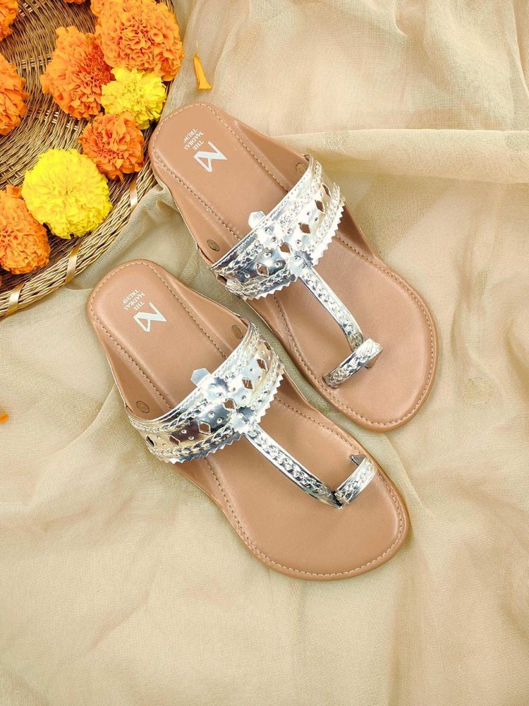 The Madras Trunk Women Kolhapuri in Silver-picture-33