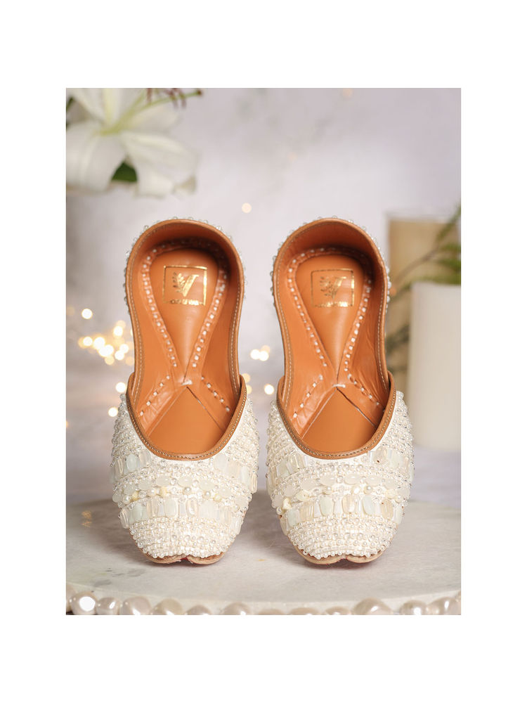 House of Vian Nooriya Juttis