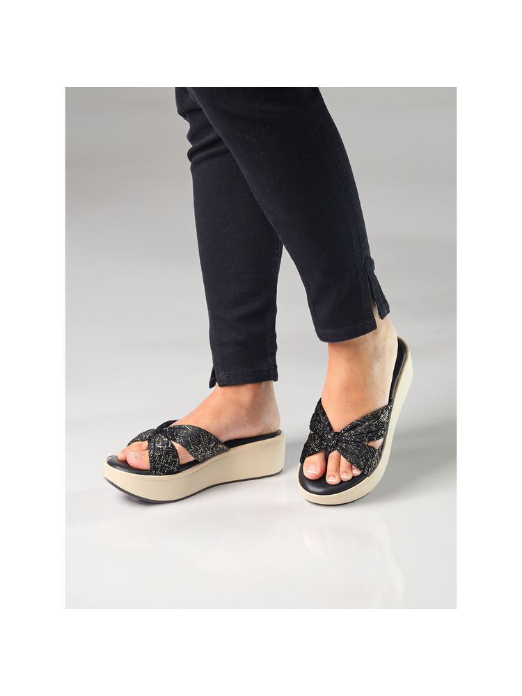 Monrow Nellie Black Platform Sandals-image-39