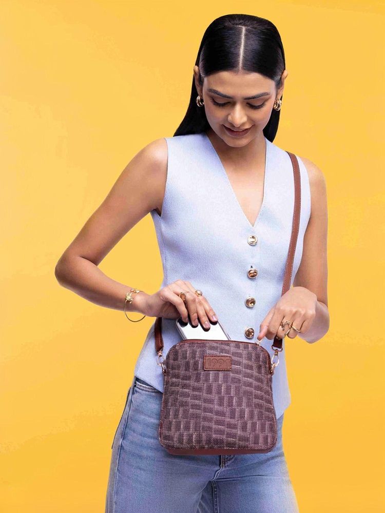 Zouk Women Purple Regular Sling Bag with Detachable Strap-image-47