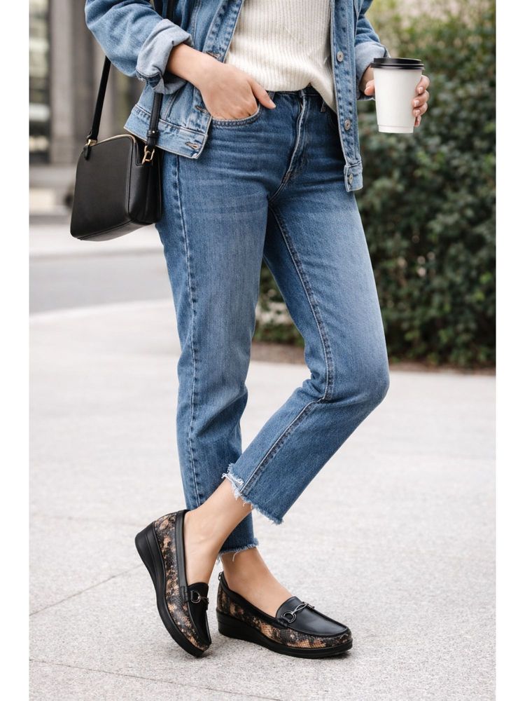 SCENTRA Women Black Loafers-image-7