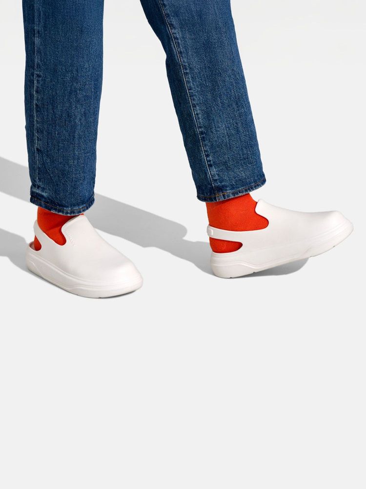 Neeman's Unisex White Solid Cushers Clogs-image-16