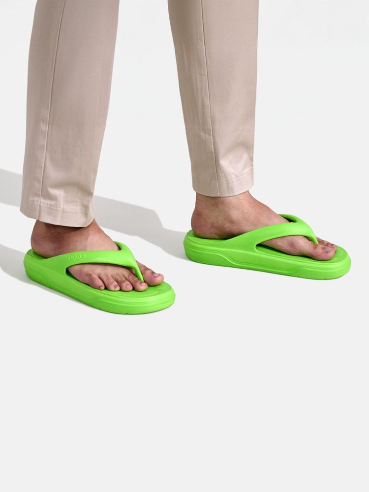 Neeman's Unisex Green Solid Cushers Flipflops-image-44