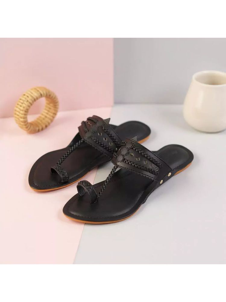 AUZORI Women Kohl Black Kolhapuri - Black-image-11