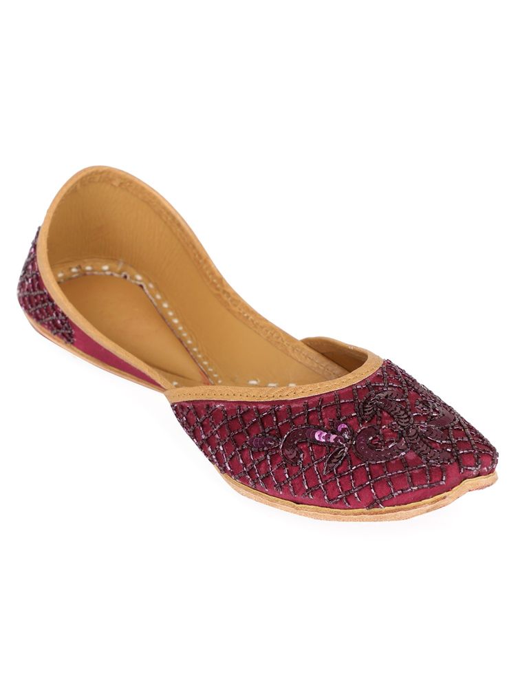NR BY NIDHI RATHI Violet Handcrafted Leather Ethnic Juttis for Women