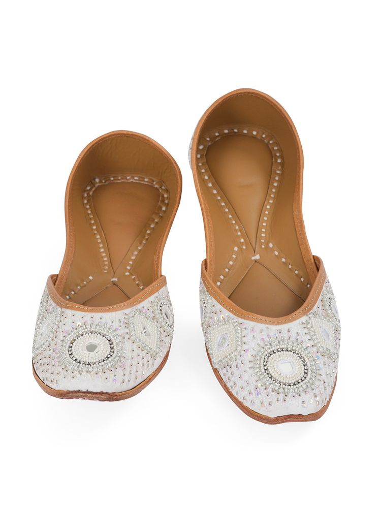NR BY NIDHI RATHI White Pearl and Silver Handcrafted Leather Ethnic Juttis