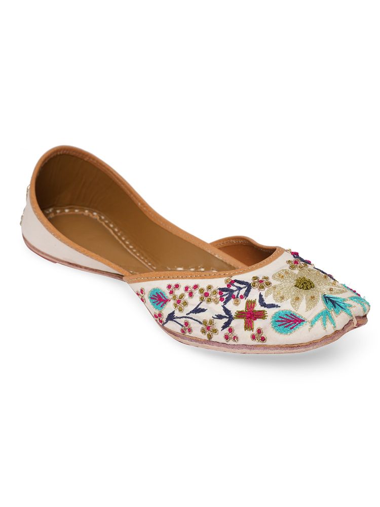 NR BY NIDHI RATHI White Multicolored Handcrafted Leather Ethnic Juttis-image-1