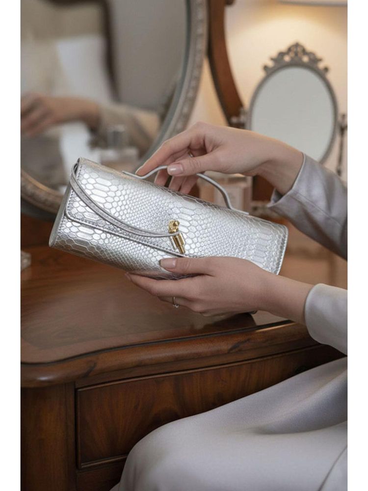 MINI WESST Silver Leather Women Clutch-picture-32