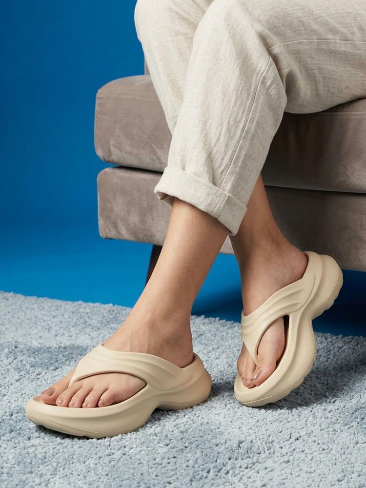 Carlton London Womens Ergonomic Cloud Cushion Flipflops - Beige-image-10
