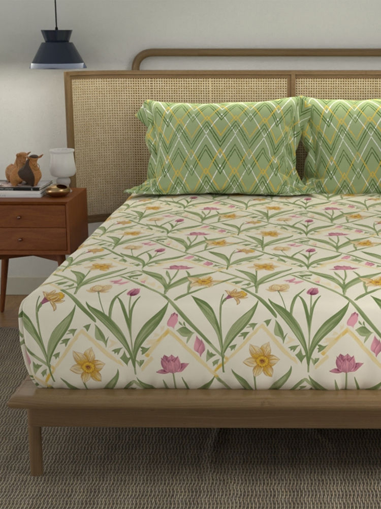 Urban Space Off White Spring Cotton Bedsheet with 2 Pillow Covers (King)-picture-42