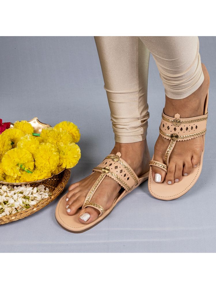 The Madras Trunk Beige Kolhapuris-picture-23