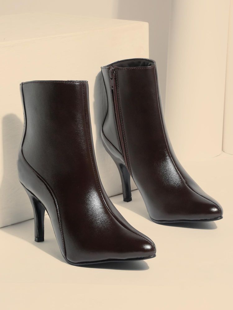 VALIOSAA Women Brown Casual Boots