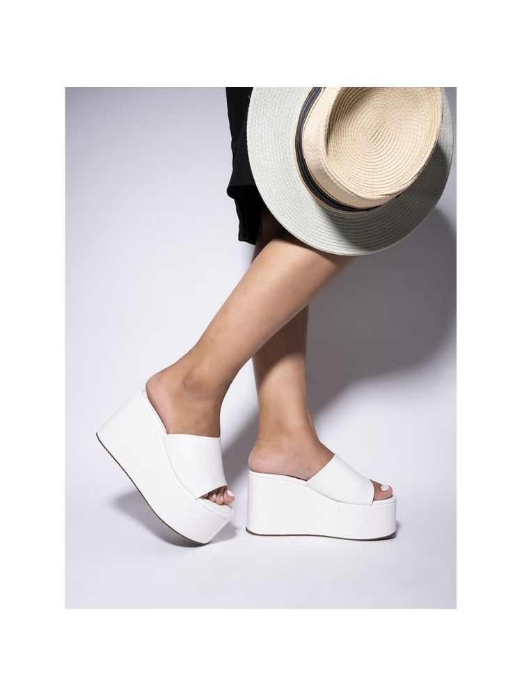 Shoetopia Fashionable Solid White Platform Heels For Women